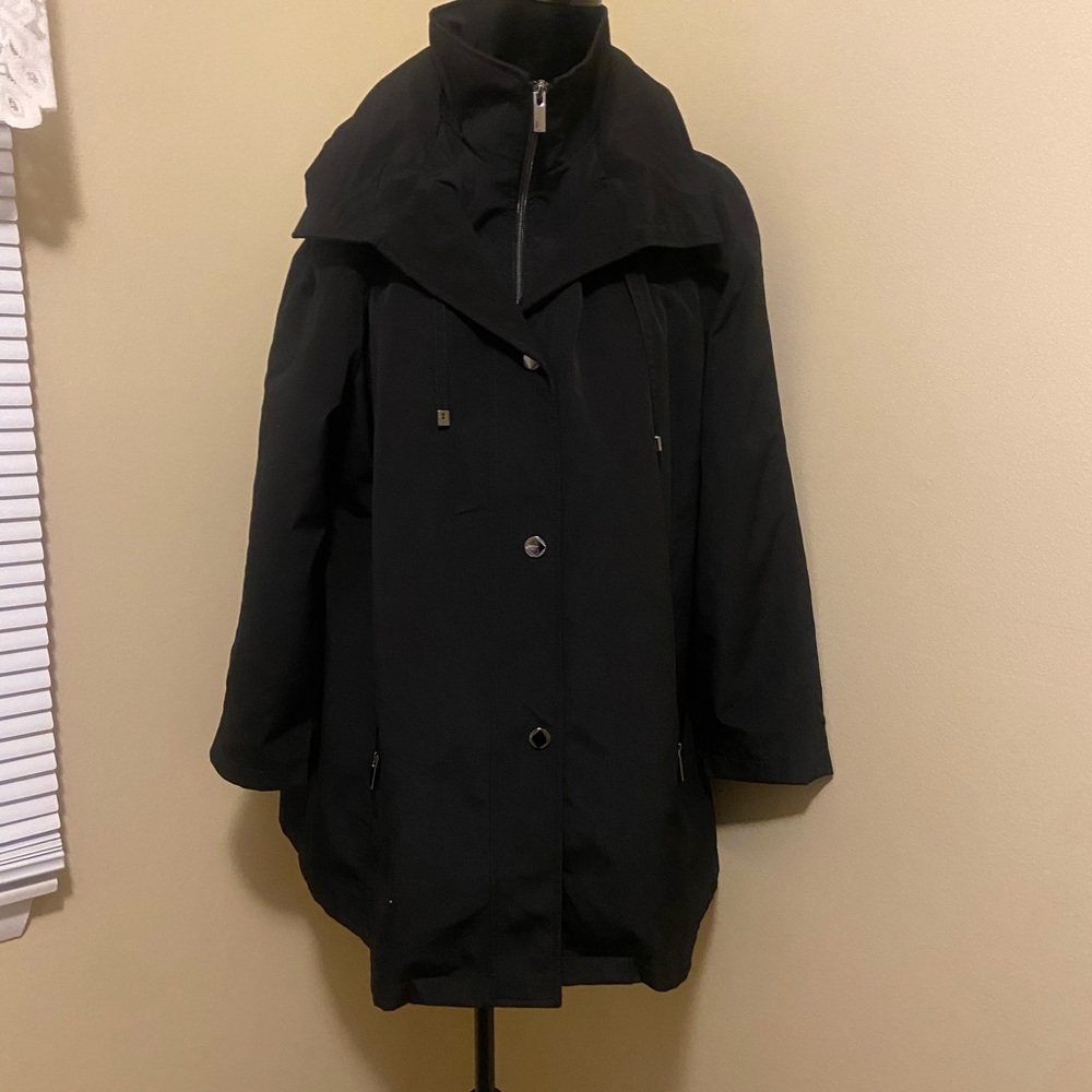 Elegant Black Trench Coat for Women